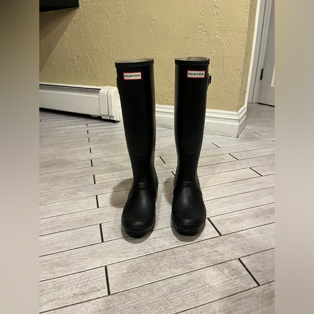 Hunter boots with sock inserts